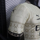 camisa-camiseta-ac-milan-puma-emirates-fly-better-versao-versao-jogador-masculina-23-24-edicao-edicao-especial-bege-preta-preto_5
