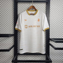camisa-camiseta-al-nassr-duneus-shurfah-versao-versao-torcedor-masculina-22-23-third-away-fora-iii-terceira-3-cr7-cristiano-ronaldo-branco-branca-dourado-dourada_1