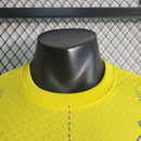 camisa-camiseta-al-nassr-kafd-nike-versao-versao-jogador-masculina-23-24-home-casa-i-principal-1-cr7-cristiano-ronaldo-talisca-anderson-amarela-amarelo-azul_4