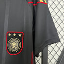 camisa-camiseta-alemanha-selecao-selecao-alema-alema-adidas-versao-versao-torcedor-masculina-2010-away-fora-ii-secundaria-2-branca-branco-amarela-amarelo-preta-preto-vermelha-vermelho