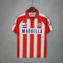 camisa-camiseta-atletico-de-madrid-puma-marbella-versao-versao-torcedor-masculina-94-95-home-casa-i-principal-1-vermelha-branca-vermelho-branco-azul-retro-retro_1