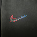 camisa-camiseta-barcelona-nike-spotify-versao-torcedor-masculina-24-25-edicao-especial-travis-scott-grena-azul-preta-preto-vermelha-vermelho_3