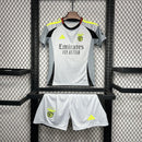 camisa-camiseta-benfica-adidas-emirates-fly-better-versao-versao-torcedor-conjunto-infantil-kids-24-25-third-away-fora-iii-terceira-3-cinza-verde-branca-branco-preta-preto_1