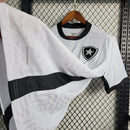 camisa-camiseta-botafogo-reebok-versao-versao-torcedor-masculina-23-24-away-fora-ii-secundaria-2-preta-branca-preto-branco_11