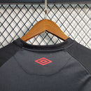 camisa-camiseta-cap-athletico-paranaense-umbro-esportes-da-sorte-versao-versao-torcedor-masculina-23-24-away-fora-ii-secundaria-2-vermelha-preta-vermelho-preto_9