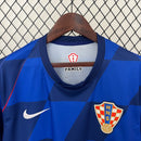 camisa-camiseta-croacia-croacia-selecao-selecao-croata-nike-versao-versao-torcedor-masculina-24-25-away-fora-ii-secundaria-2-vermelha-branca-vermelho-branco-azul_3