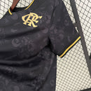 camisa-camiseta-flamengo-consciencia-negra-versao-versao-torcedor-masculina-23-24-edicao-edicao-especial-dourada-dourado-preto-preta_5