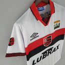 camisa-camiseta-flamengo-umbro-versao-versao-torcedor-masculina-1995-away-fora-ii-secundaria-2-vermelho-vermelha-preto-preta-branca-branco-retro-retro-lubrax-br_9