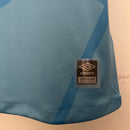 camisa-camiseta-gremio-gremio-banrisul-umbro-versao-versao-torcedor-masculina-22-23-third-away-fora-iii-terceira-3-azul-claro-clara-branca-branco_4