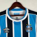 camisa-camiseta-gremio-gremio-banrisul-umbro-versao-versao-torcedor-masculina-23-24-home-casa-i-principal-1-azul-preto-preta-branca-branco_3