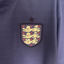 camisa-camiseta-inglaterra-nike-selecao-selecao-inglesa-versao-versao-torcedor-masculina-24-25-away-fora-ii-secundaria-2-bellingham-jude-harry-kane-branco-branca-azul-roxa-roxo_3