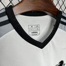 camisa-camiseta-juventus-adidas-versao-torcedor-masculina-24-25-pre-jogo-treino-branca-branco-preta-preto-cinza_5