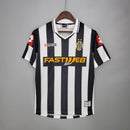 camisa-camiseta-juventus-lotto-fastweb-versao-torcedor-masculina-01-02-home-casa-i-principal-1-preta-preto-branca-branco-retro_1