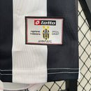 camisa-camiseta-juventus-lotto-fastweb-versao-torcedor-masculina-01-02-home-casa-i-principal-1-preta-preto-branca-branco-retro_5