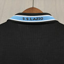 camisa-camiseta-lazio-puma-cirio-versao-versao-torcedor-masculina-98-99-third-away-fora-iii-3-terceira-azul-branca-branco-preta-preto-retro-retro_3