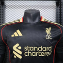 camisa-camiseta-liverpool-adidas-standard-chartered-versao-jogador-masculina-25-26-edicao-especial-preta-preto-branca-branco-vermelha-vermelho-dourado-dourada_6