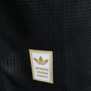 camisa-camiseta-liverpool-adidas-standard-chartered-versao-jogador-masculina-25-26-goleiro-preta-preto-branca-branco_3