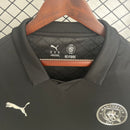 camisa-camiseta-manchester-city-puma-etihad-airways-versao-torcedor-masculina-25-26-away-fora-ii-secundaria-2-azul-branca-branco-preta-preto_2