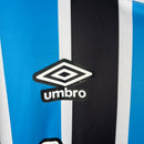 camisa-camiseta-manga-longa-gremio-gremio-banrisul-umbro-versao-versao-torcedor-masculina-23-24-home-casa-i-principal-1-azul-preto-preta-branca-branco_7