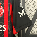 camisa-camiseta-milan-puma-emirates-fly-better-versao-torcedor-masculina-25-26-home-casa-i-principal-1-vermelha-vermelho-preta-preto_5