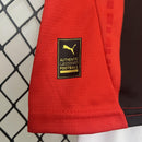camisa-camiseta-milan-puma-emirates-fly-better-versao-versao-torcedor-conjunto-infantil-kids-24-25-home-casa-i-principal-1-vermelha-preta-branca-vermelho-preto-branc_5