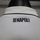 camisa-camiseta-napoli-ea7-msc-versao-versao-jogador-masculina-24-25-away-fora-ii-2-secundaria-branca-branco-preta-preto-azul_10
