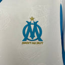 camisa-camiseta-olympique-de-marseille-puma-cma-cgm-versao-torcedor-masculina-25-26-home-casa-i-principal-1-branca-branco-azul_5
