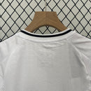camisa-camiseta-real-madrid-adidas-emirates-fly-better-versao-versao-torcedor-conjunto-infantil-shorts-24-25-home-casa-i-principal-1-preta-branca-preto-branco-kylian-mbappe_5
