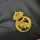 camisa-camiseta-real-madrid-adidas-emirates-fly-better-versao-versao-torcedor-masculina-23-24-third-away-fora-iii-terceira-3-preta-amarela-amarelo-preto_5