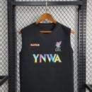 camisa-camiseta-regata-liverpool-nike-ynwa-standard-chartered-versao-torcedor-masculina-24-25-edicao-especial-lebron-james-preta-preto-branca-branco-vermelha-vermelho-refletiva_4