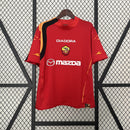 camisa-camiseta-roma-diadora-mazoa-versao-versao-torcedor-masculina-04-05-home-casa-1-i-principal-laranja-vermelha-vermelho-preta-preto-retro-retro_1
