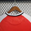 camisa-camiseta-selecao-selecao-dinamarca-dinamarquesa-hummel-versao-versao-torcedor-masculina-23-24-home-casa-i-principal-1-vermelha-vermelho-branca-branco_4