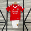 camisa-camiseta-shorts-benfica-adidas-emirates-fly-better-versao-versao-torcedor-conjunto-infantil-kids-24-25-home-casa-i-principal-1-vermelha-vermelho-branca-branco_1