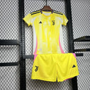camisa-camiseta-shorts-juventus-adidas-versao-torcedor-conjunto-infantil-kids-24-25-away-fora-ii-secundaria-2-amarela-amarelo-rosa-branca-branco_2