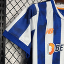 camisa-camiseta-shorts-porto-nb-new-balance-betano-versao-versao-torcedor-conjunto-infantil-kids-24-25-home-casa-i-principal-1-azul-branca-branco-laranja_2