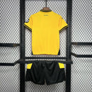 camisa-camiseta-shorts-wolverhampton-wolves-debet-sudu-versao-torcedor-conjunto-infantil-kids-24-25-home-casa-i-principal-1-amarela-amarelo-laranja-preta-preto_3