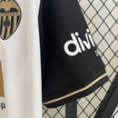 camisa-camiseta-valencia-puma-tm-real-estate-group-versao-versao-torcedor-masculina-24-25-home-casa-i-principal-1-preta-branca-preto-branco-dourada-dourado_10