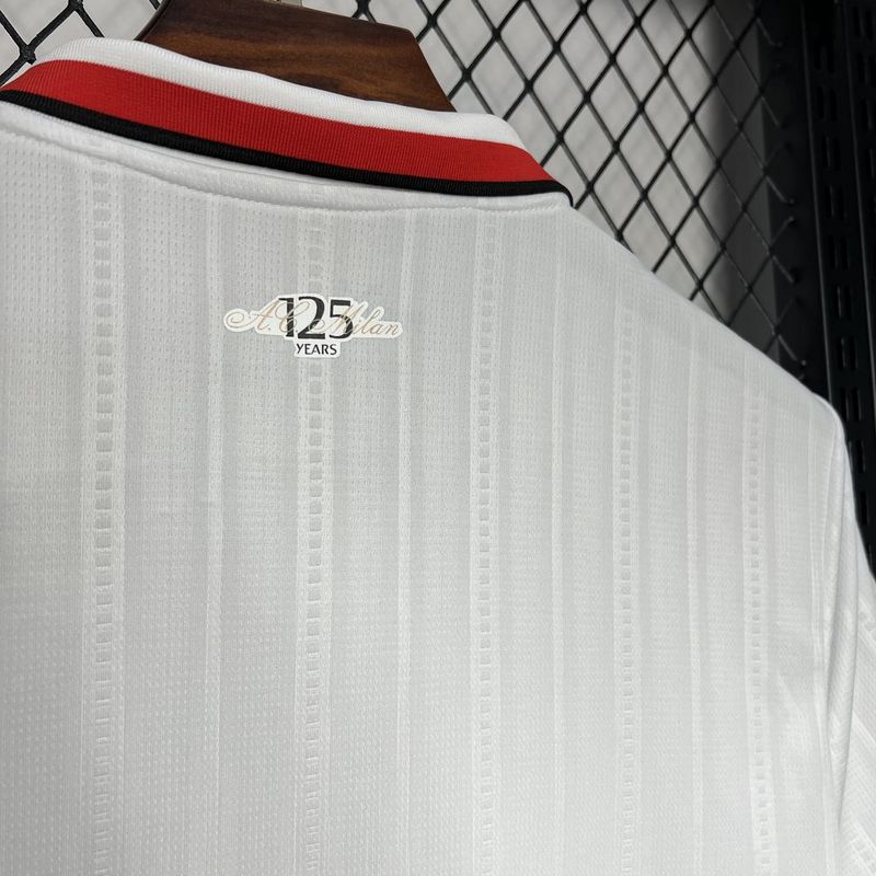 camisa-camiseta-ac-milan-puma-emirates-fly-better-versao-versao-torcedor-masculina-24-25-secundaria-ii-2-away-fora-branca-branco-vermelha-vermelho-preta-preto_7