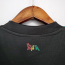 camisa-camiseta-ajax-adidas-ziggo-versao-versao-torcedor-masculina-21-22-third-away-fora-iii-terceira-3-vermelha-vermelho-preta-preto-amarela-amarelo-verde_5