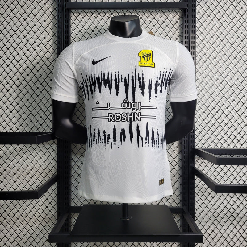 camisa-camiseta-al-ittihad-nike-versao-versao-jogador-masculina-23-24-away-fora-ii-secundaria-2-romarinho-benzema-amarela-preta-preto-amarelo-branco-branca_1