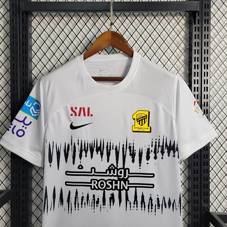 camisa-camiseta-al-ittihad-nike-versao-versao-torcedor-masculina-23-24-away-fora-ii-secundaria-2-romarinho-benzema-amarela-preta-preto-amarelo-branco-branca_5