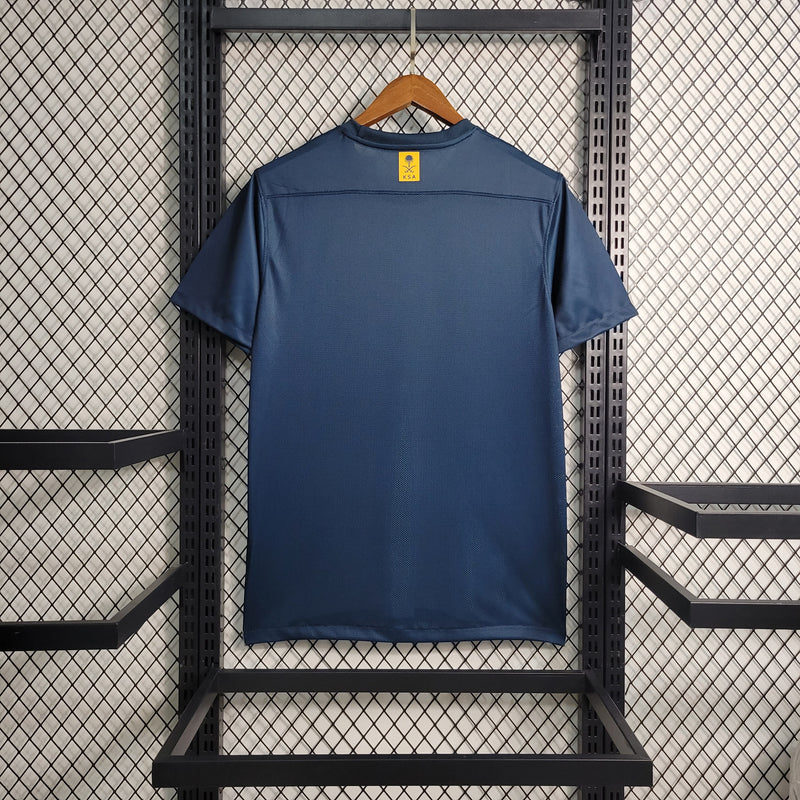 camisa-camiseta-al-nassr-kafd-nike-versao-versao-torcedor-masculina-23-24-away-fora-ii-secundaria-2-cr7-cristiano-ronaldo-talisca-anderson-amarela-amarelo-azul_7