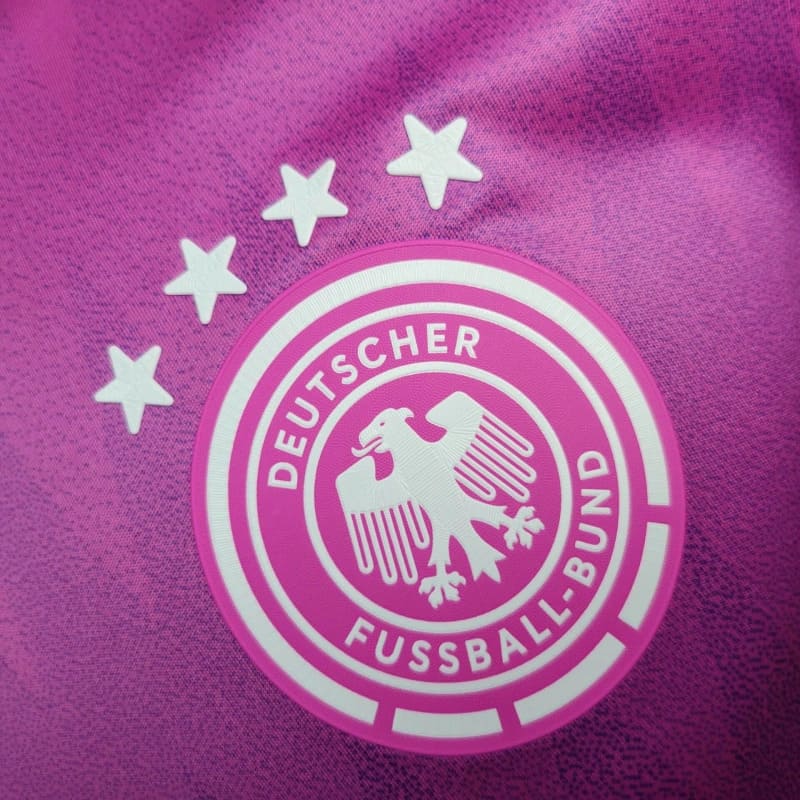 camisa-camiseta-alemanha-selecao-selecao-alema-alema-adidas-versao-versao-jogador-masculina-24-25-away-fora-ii-secundaria-2-branca-branco-rosa-roxa-roxo_2