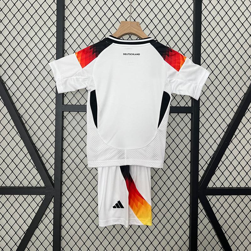 camisa-camiseta-alemanha-selecao-selecao-alema-alema-adidas-versao-versao-torcedor-conjunto-infantil-24-25-home-casa-i-principal-1-branca-branco-amarela-amarelo-preta-preto-vermelha-v_2498e708-40b0-4c25-9d4c-a616aac4ff10