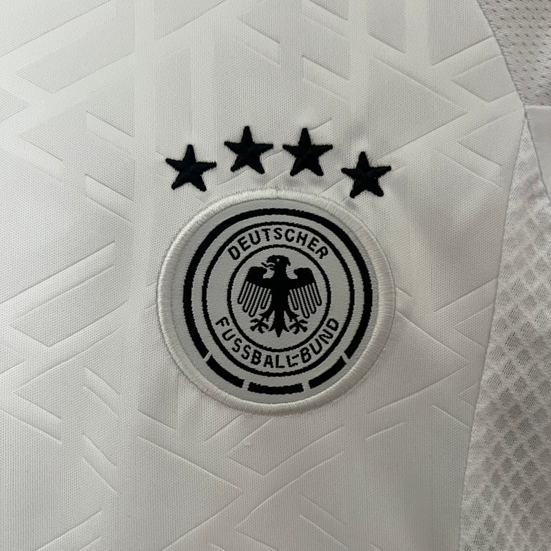 camisa-camiseta-alemanha-selecao-selecao-alema-alema-adidas-versao-versao-torcedor-conjunto-infantil-24-25-home-casa-i-principal-1-branca-branco-amarela-amarelo-preta-preto-vermelha-v_5530c53f-d5b8-41eb-8dad-479ff6e540a9