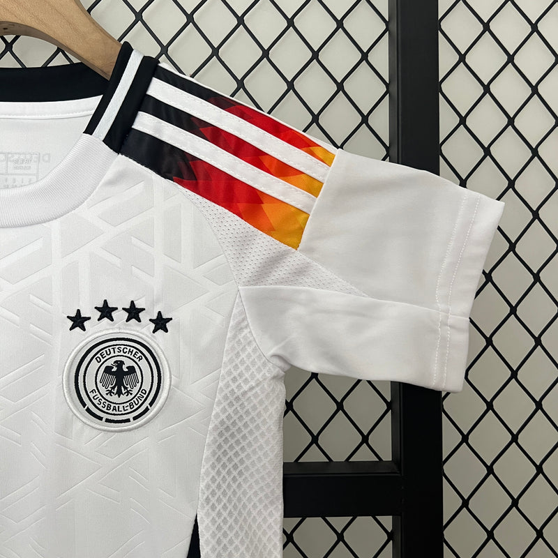 camisa-camiseta-alemanha-selecao-selecao-alema-alema-adidas-versao-versao-torcedor-conjunto-infantil-24-25-home-casa-i-principal-1-branca-branco-amarela-amarelo-preta-preto-vermelha-v_de600ea2-b599-4764-aa91-bbf0b7d92e87