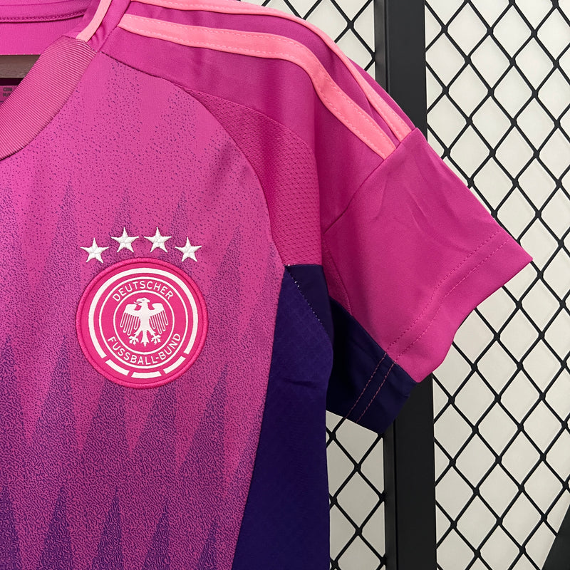 camisa-camiseta-alemanha-selecao-selecao-alema-alema-adidas-versao-versao-torcedor-feminina-24-25-away-fora-ii-secundaria-2-branca-branco-rosa-roxa-roxo_9