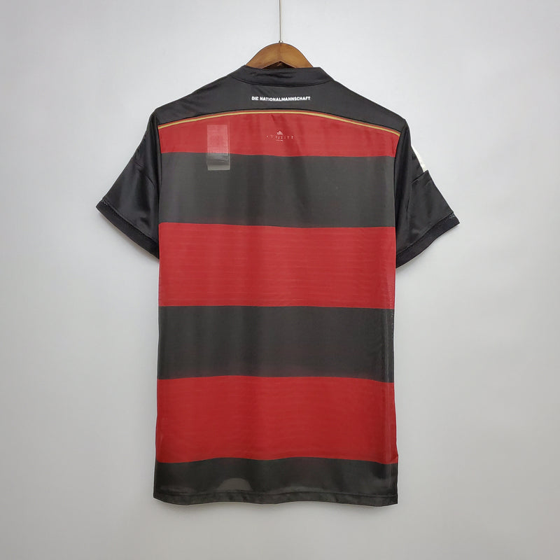 camisa-camiseta-alemanha-selecao-selecao-alema-alema-adidas-versao-versao-torcedor-masculina-2014-away-fora-ii-secundaria-2-branca-branco-amarela-amarelo-preta-preto-vermelha-vermelho_9ed7dd4e-43b5-4201-964a-e3071dbf6753