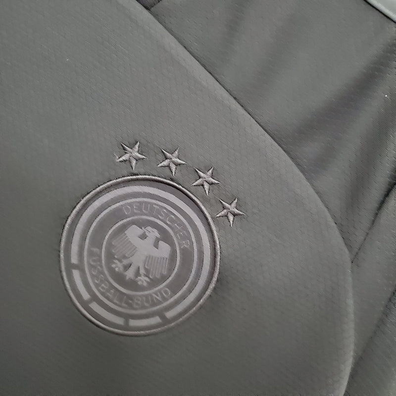 camisa-camiseta-alemanha-selecao-selecao-alema-alema-adidas-versao-versao-torcedor-masculina-2020-away-fora-ii-secundaria-2-branca-branco-amarela-amarelo-preta-preto-vermelha-vermelho_378005cb-c34b-4fec-b18d-69b751928269