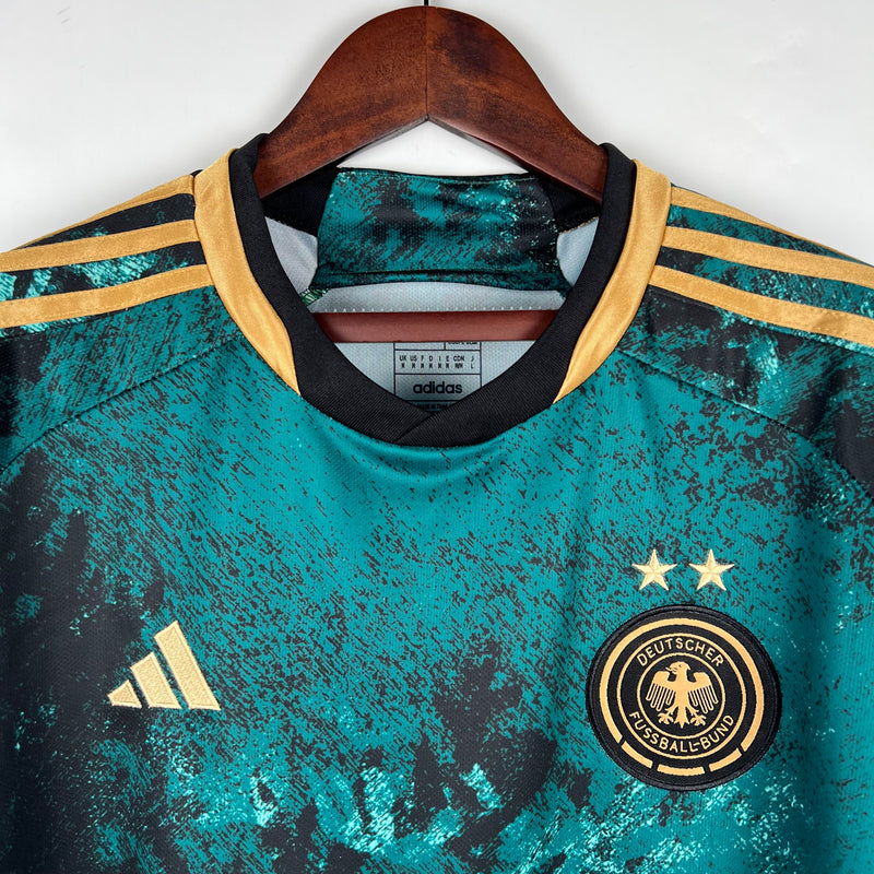 camisa-camiseta-alemanha-selecao-selecao-alema-alema-adidas-versao-versao-torcedor-masculina-23-24-secundaria-ii-2-away-fora-verde-azul-preta-preto-amarela-amarelo_3